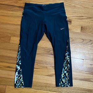 Nike Dri-Fit Cropped Legging